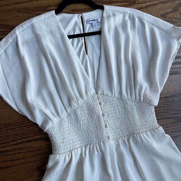 Express white cream deep Vneck romper onesie smocked small - Picture 3 of 13